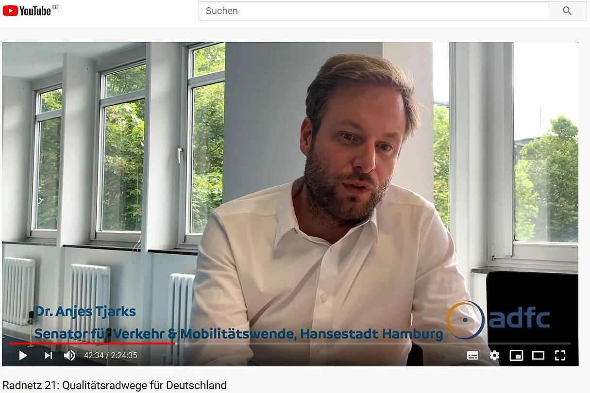 Dr. Anjes Tjarks, Senator für Verkehr und Mobilitätswende der Hansestadt Hamburg, war per Videobotschaft dabei. Dr. Anjes Tjarks, Senator für Verkehr und Mobilitätswende der Hansestadt Hamburg, war per Videobotschaft dabei.
